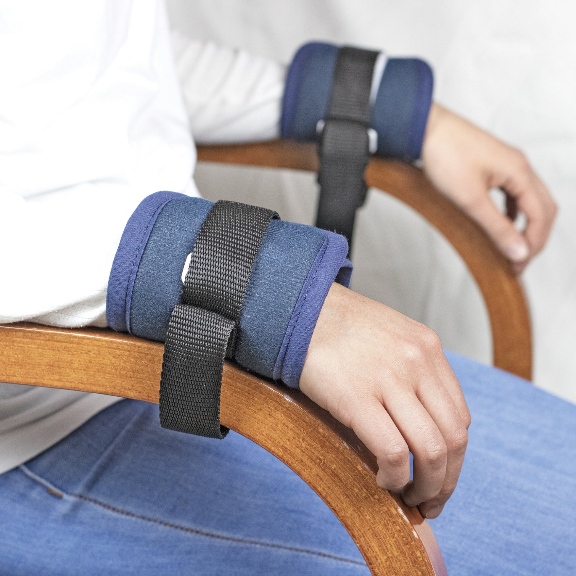 Attache-Poignets Au Fauteuil - Pharmaouest - My Médical